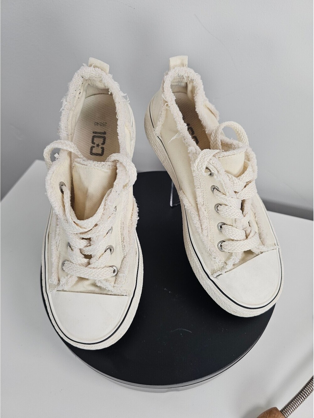 Casual Off-White Canvas Sneakers with Frayed Edges